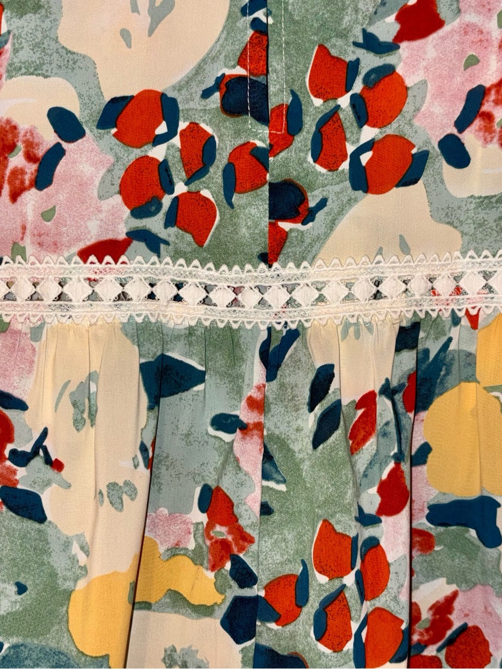 entro Floral Blouse in Yellow, Pink, Blue and Red - Picture 7 of 8